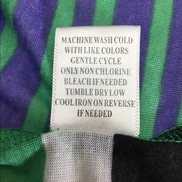 Top with Fun Sleeve Split. Almost Famous - Picture 6 of 6